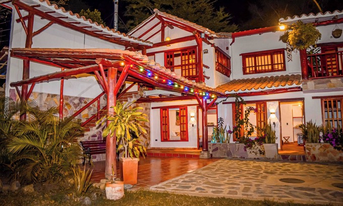Curiti Cama Y Desayuno | Nice bed & breakfast with wifi in San Gil