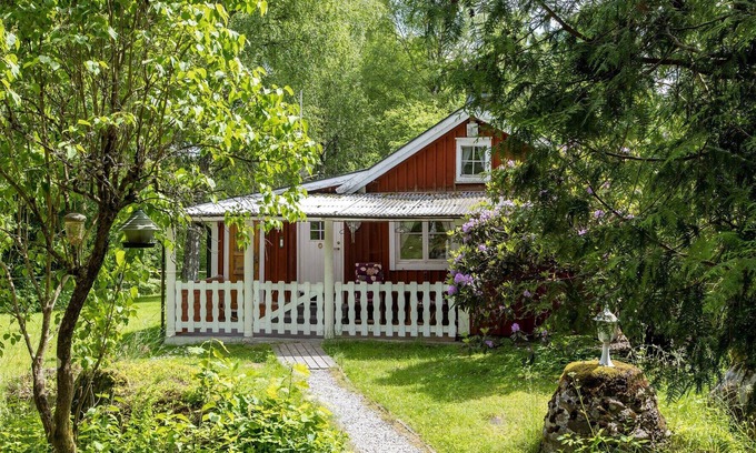 Urshult Casa | Nice cottage close to Urshult with access to a boat by lake Åsnen | SE06027