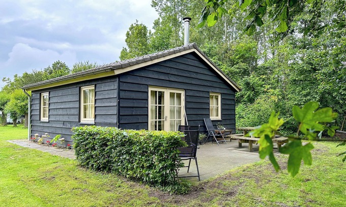 Lage Zwaluwe Casa | Nice cottage on a farm campsite near Breda