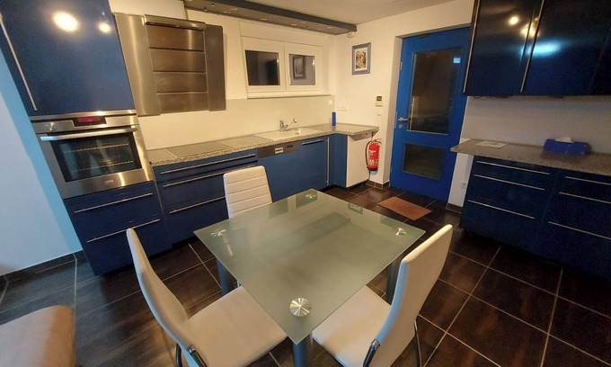 Goetzingen Apartamento | Nice cozy apartment in a quiet location in Luxembourg with a small terrace