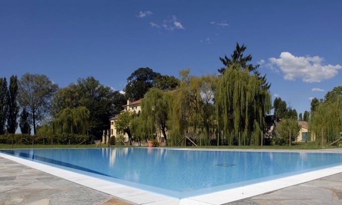 Vigonza Apartamento | Nice family apartment in historical Villa Veneta with pool