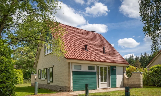 Hellendoorn Casa | Nice holiday home in Hellendoorn with terrace