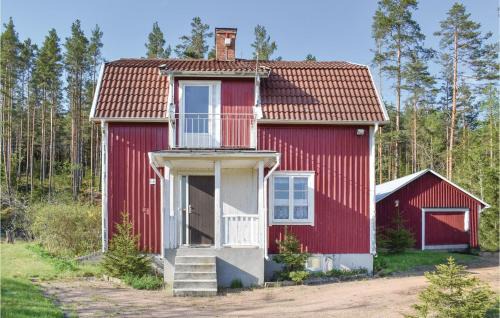 Bruzaholm Casa | Nice Home In Bruzaholm With Kitchen