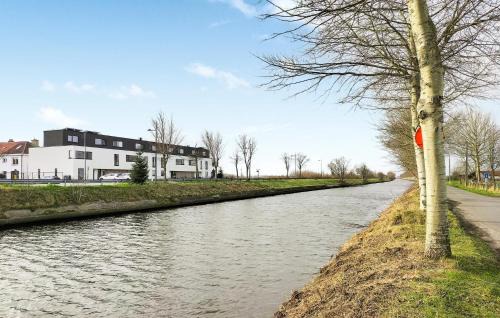 Adinkerke Casa | Nice Home In De Panne With Kitchen