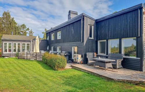 Mellerud O Casa | Nice Home In Köpmannebro With Private Swimming Pool, Can Be Inside Or Outside