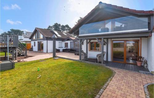 Travemuende Casa | Nice Home In Lübeck With Kitchen