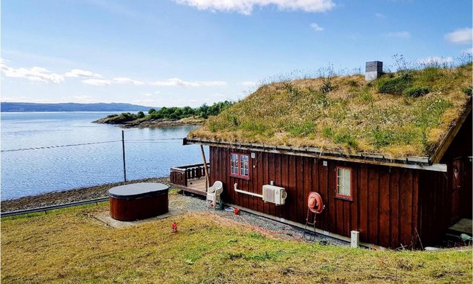 Verran Casa | Nice Home In Malm With Lake View