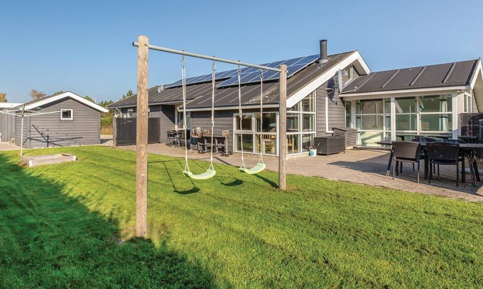 Hasmark Strand Casa | Bonita casa en Otterup con cocina.