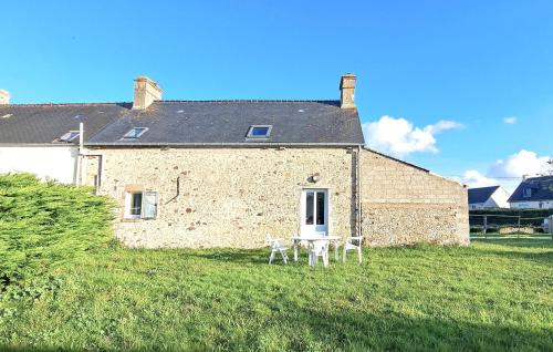 Saint-Marcouf Casa | Nice Home In Saint Marcouf With Wifi