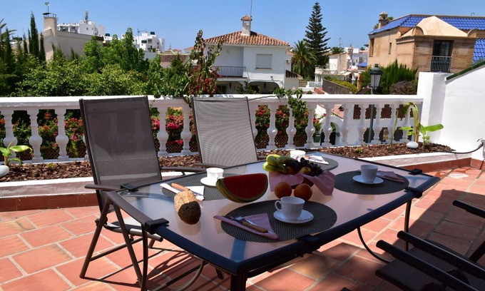 Nerja Chalet De Esquí | Bonita casa a 5 minutos de la playa andando con piscina