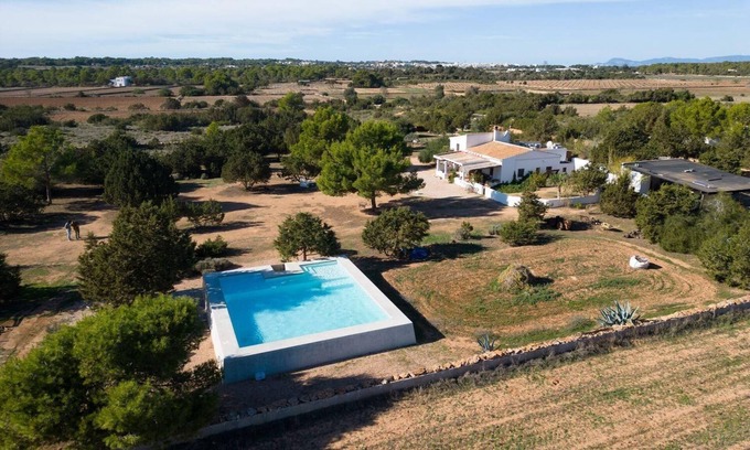 Formentera Villa | Bonita casa con gran piscina en zona tranquila.