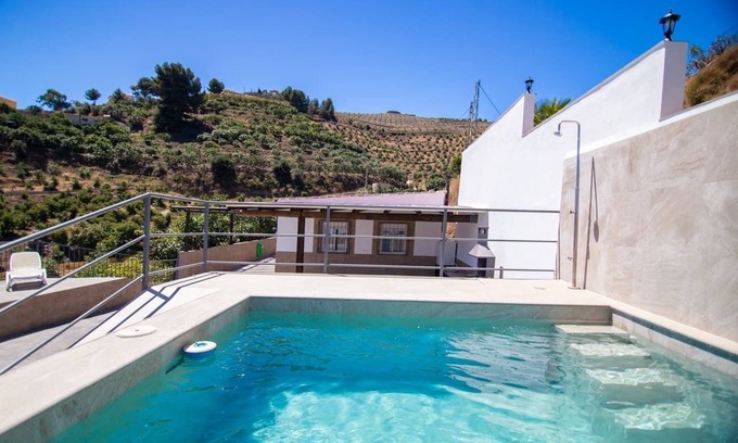 Torrox Chalet De Esquí | Bonita casa en Nerja con piscina AX-12N