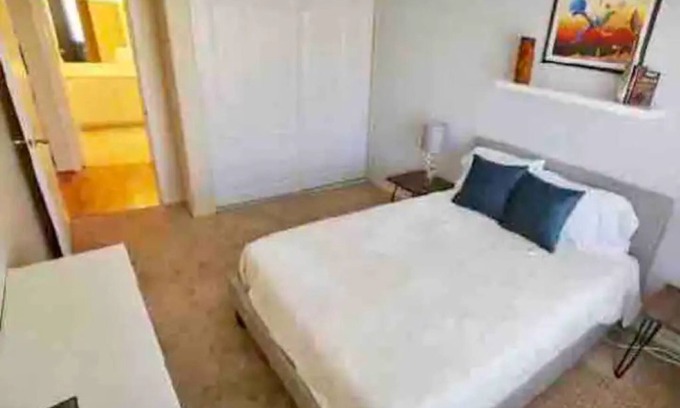 Fontana Casa | Nice house, near airport, Fast Wi-Fi, golf/shop.
