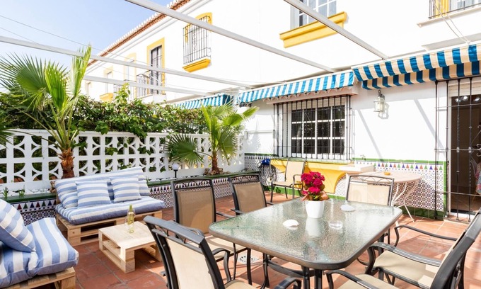 Salobrena Villa | Bonita casa cerca del mar con piscina compartida