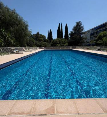 La Madeleine Apartamento | NICE La Palmeraie Pool BEACH AC