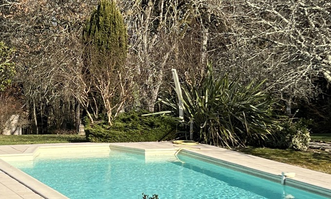 Nomdieu Apartamento | Nice little Triplex on large property