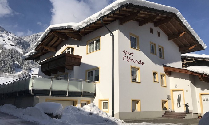 Hippach Apartamento | Bonito apartamento nuevo en Laimach con Wi-Fi