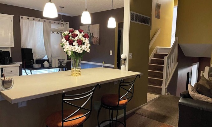 Overland Park Casa | Nice, quiet 3 bedroom oasis