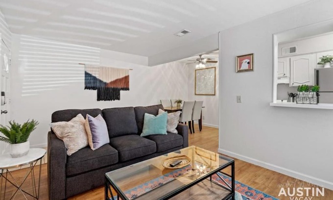 Westfield Apartamento | Nice Quiet Downtown Apt Pool Free Parking