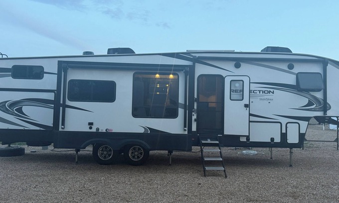Nampa Casa | Nice RV with AC in charming Nampa