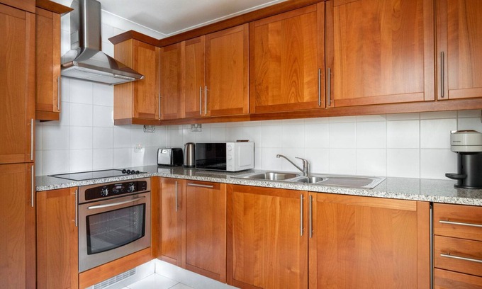 Bishop's Apartamento | Nice South Bank 2BR w/ View of London Eye, nr Attractions, by Blueground