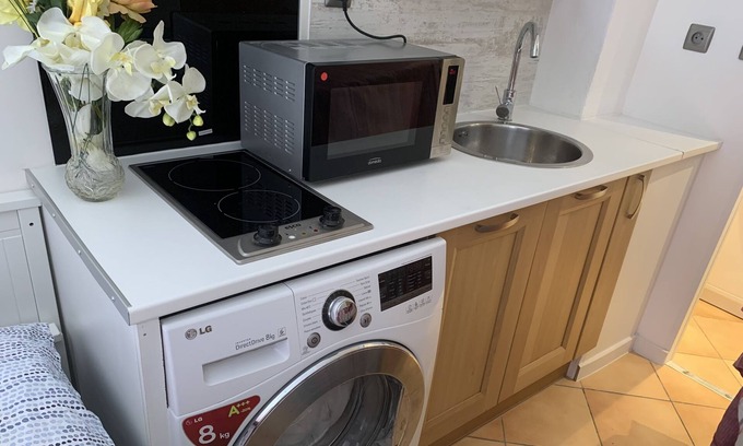 Vaulx-en-Velin Apartamento | Nice studio with all mod cons