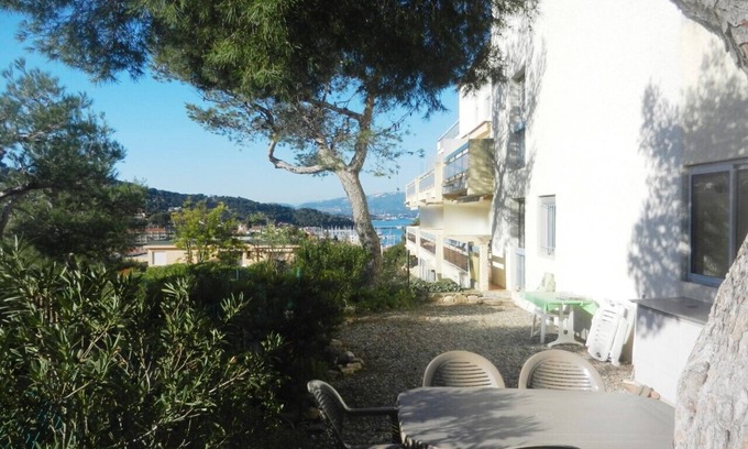 Saint-Mandrier-sur-Mer Apartamento | Agradable T2 de pequeña residencia: jardín sombreado, vista mar, playa cercana