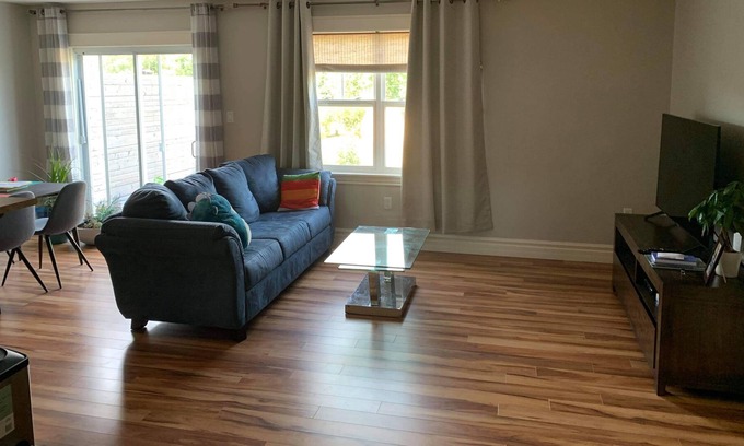 Stratford Casa | Nice townhouse by the hiking trails, close to downtown and all