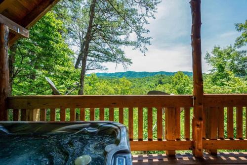 Sevierville Casa | Nice View Log Cabin Fireplace Hot Tub Pool Table
