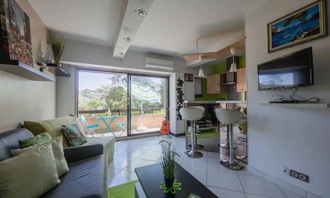 Villages du Lac de Paladru Apartamento | Bonita vista del lago