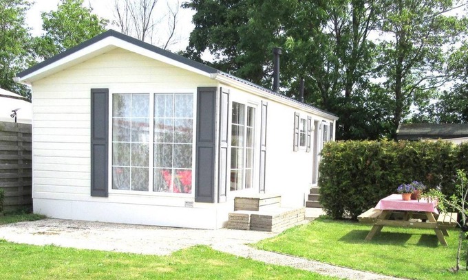 Sint Maarten Casa | Nice vintage chalet with free WIFI and a lovely garden! (sun all day + shaded areas)