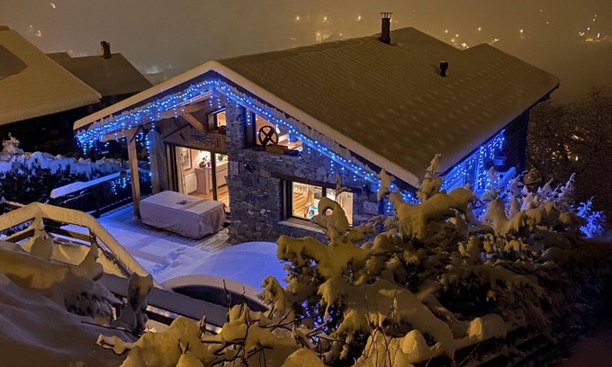 La Perriere Chalet De Esquí | Bonito chalet de madera y piedra en CHAVONNES COURCHEVEL en los Tres Valles