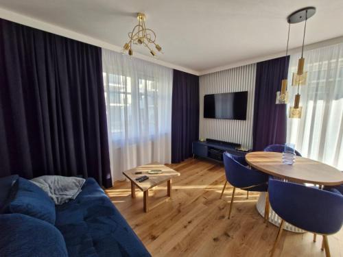 Slupsk Apartamento | Niebieski apartament w Wileńska Park i prywatne miejsce w garażu podziemnym