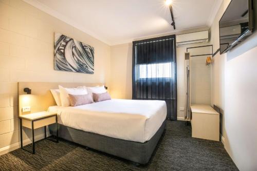 Royal Park Hotel | Nightcap at Hendon Hotel