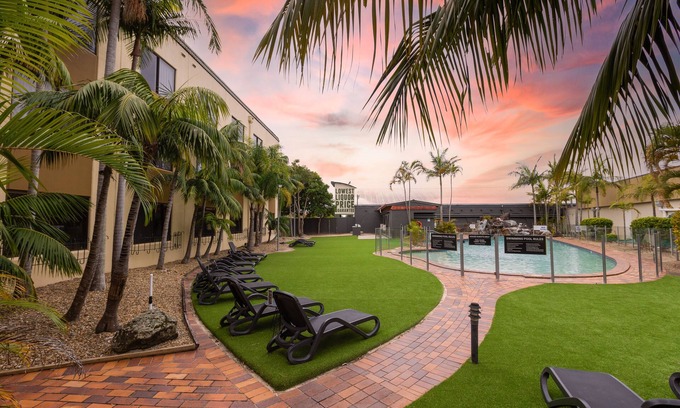 Mermaid Waters Hotel | Mermaid Waters Hotel by Nightcap Plus