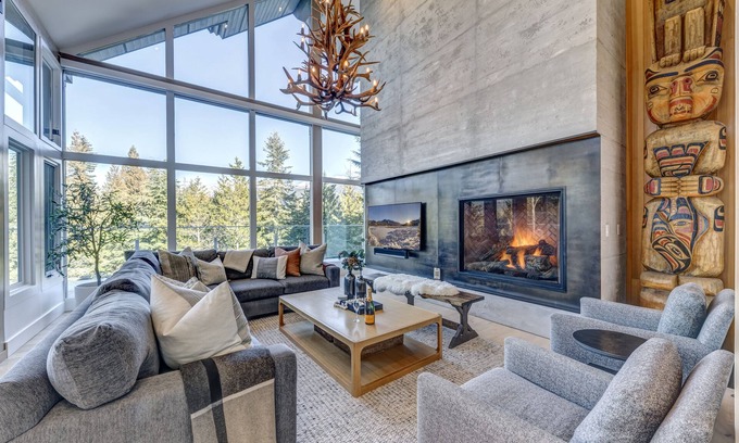 Blueberry Hill Casa | Nighthawk 3343 - Stunning Views, Private Hot Tub, Recently Renovated, Gas Fireplace