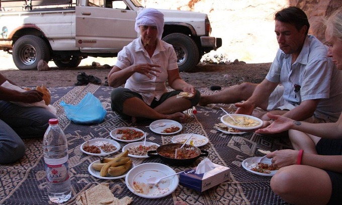 Wadi Rum Alquiler De RV | Nights Dreams Camp & tours