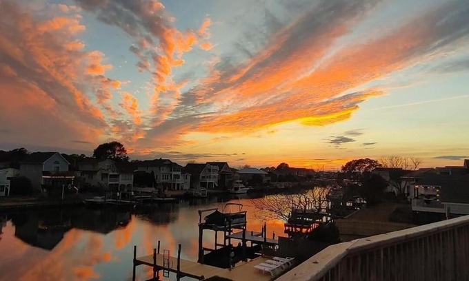 Colington Harbour Casa | Nights on Broadbay Waterfront renovated home. Beautiful views! Private beach