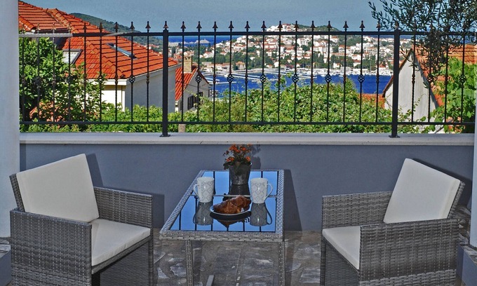 Gruz Apartamento | Nika Family Apartments - Deluxe Studio Apartment with Terrace and Sea View (A1)