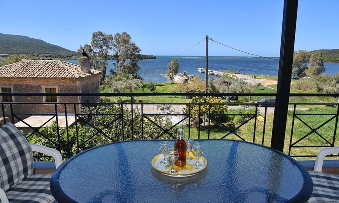 Agios Nikolaos Apartamento | Nikolas house beside the sea next to Lefkada