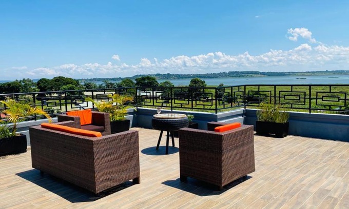 Entebbe Hotel | Nimaro Courts