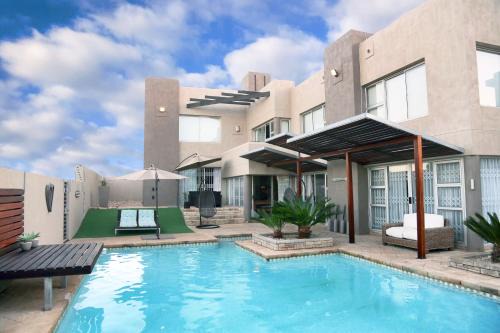Jeffreys Bay Cama Y Desayuno | Nine on Uys street B & B