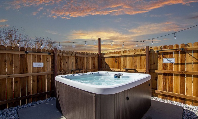 Twentynine Palms Casa | Nintendo64, Arcade ,DVD, Telescope, HotTub