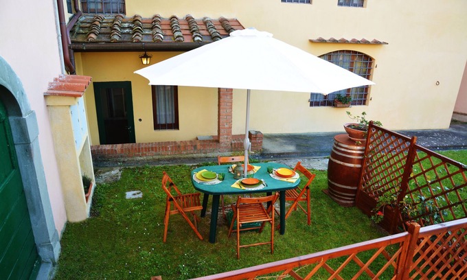 Lastra a Signa Casa | Nipitella House in the countryside