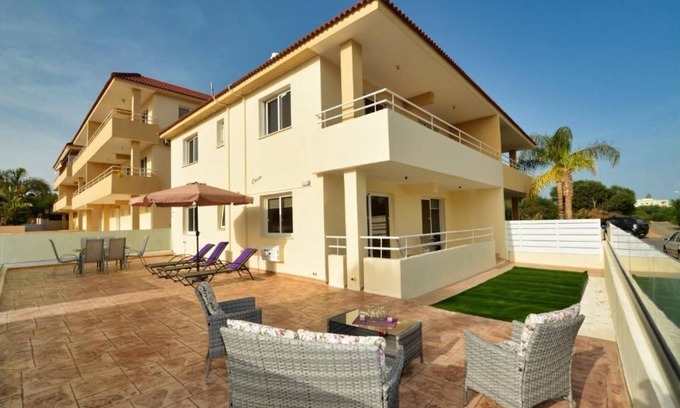 Ayia Napa Apartamento | Nissi Martha 2 Bedroom Apartment With Public Pool
