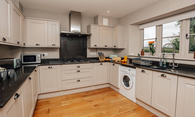 Frieth Casa | Nixey Cottage - From 250 Per Night