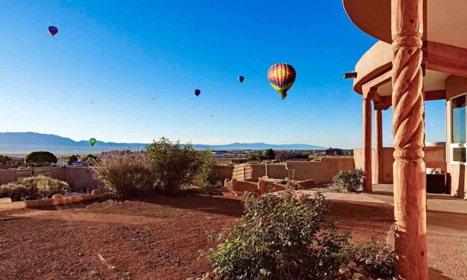 Rio Rancho Apartamento | NM Home w/ Mountain Views + Sunrise
