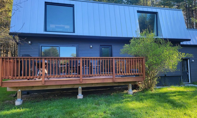Boiceville Otro | Modern Farmhouse in the Catskills on 5 acres of land. Ski resorts close by!