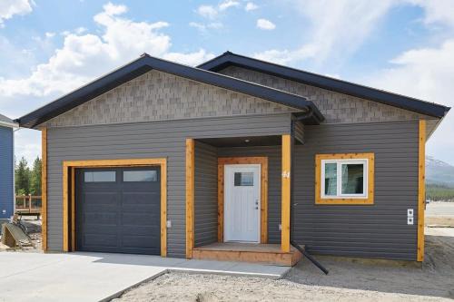 Whitehorse Casa | NN - The Kluane - Whistlebend 3-bed 2-bath