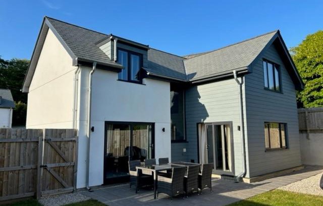 Bude Casa | No 1 The Paddock - Spacious holiday home with a hot tub